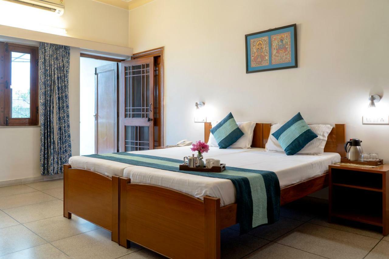 Giri Homestay By Vista Rooms Divisione di Divisione di Jaipur Esterno foto
