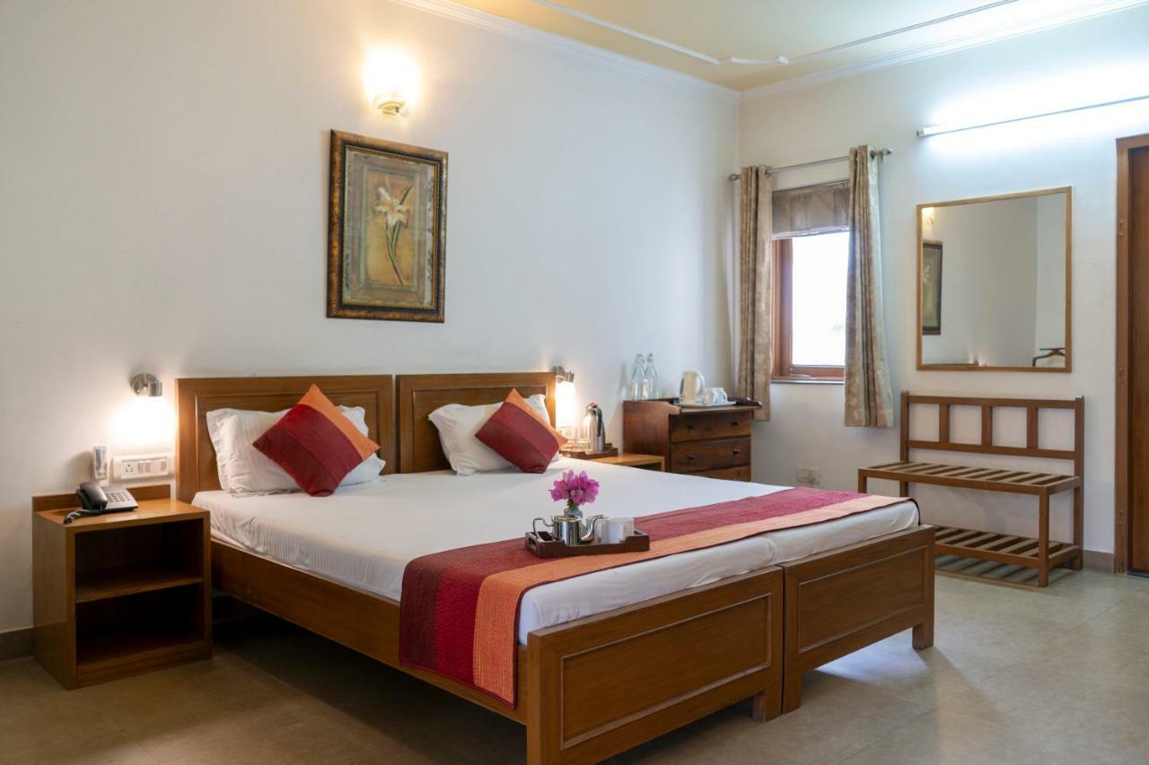 Giri Homestay By Vista Rooms Divisione di Divisione di Jaipur Esterno foto