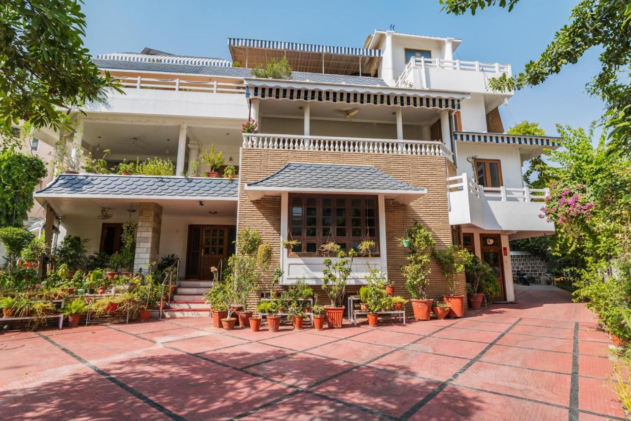Giri Homestay By Vista Rooms Divisione di Divisione di Jaipur Esterno foto