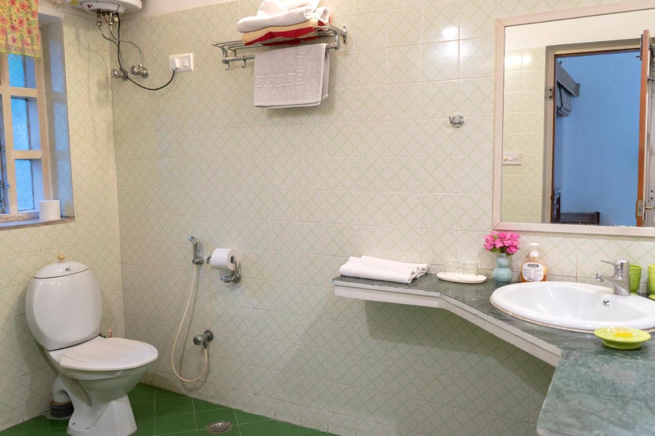 Giri Homestay By Vista Rooms Divisione di Divisione di Jaipur Esterno foto
